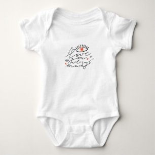 Liebe in den Augen: Vintage romantische Schönheit. Baby Strampler