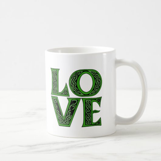 Liebe in einem irischen keltischen Schriftart Kaffeetasse (Rechts)