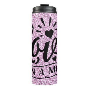 Liebe in einer Tasse mit Herz