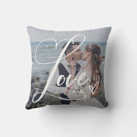 Liebe in elegantem Skript | Zwei Fotos mit Herz Kissen (Rückseite)