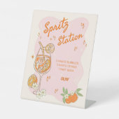 Liebe in First Spritz Brautparty Bar Sign, Sprit Sockelschild (Vorderseite)