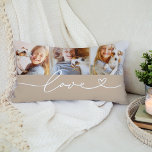 Liebe in Heart Script Beige Custom 3 Foto Collage Lendenkissen<br><div class="desc">Modernes und stilvolles Design im Stil eines Lumbalwirbelkissens mit einer Foto-Collage von drei (3) beliebten Fotos mit einem schlichten und minimalen weißen "Liebe" Typografie-Design,  das blüh- und Herzdetails enthält. Die neutralen Farben Grau-Beige und Weiß können geändert werden.</div>