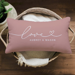 Liebe in Heart Script Dusty Rose Custom Typografy Lendenkissen