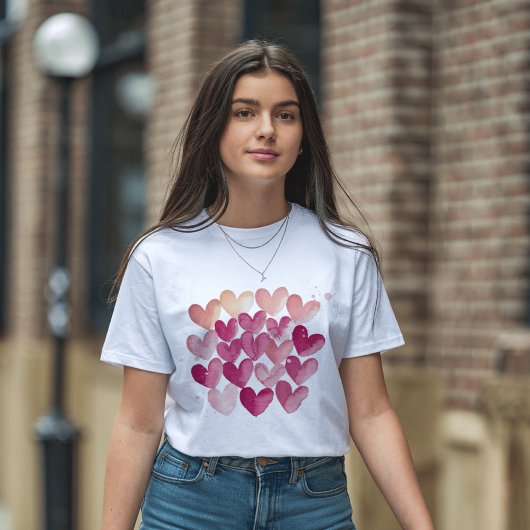 Liebe in jedem Stich | Valentinisches Rosenherz T-Shirt