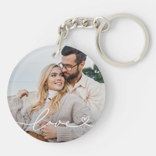 Liebe in Weißschrift mit dem Foto Herzbenutzerdefi Schlüsselanhänger (Rückseite)