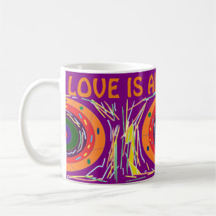 Liebe ist alles, was man für lila und verbrannte O Kaffeetasse