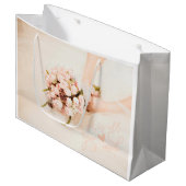 Liebe ist alles, was Sie brauchen - Hochzeit Große Geschenktüte (Vorderseite Schrägansicht)