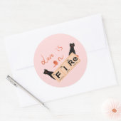 Liebe ist auf Feuerfeuerklammern Runder Aufkleber (Umschlag)