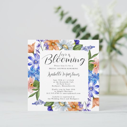 Liebe ist das blühende Brautparty der Wildblume Einladung (Stehend Vorderseite)