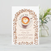 Liebe ist das Brechen Coffee Cup Herz-Brautparty Einladung (Stehend Vorderseite)