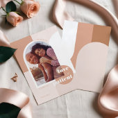 Liebe ist das Foto des geometrischen Blush Coupels Save The Date