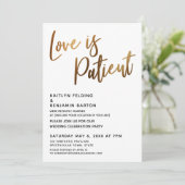 Liebe ist der geduldige Gold Handwriting Einfaches Einladung (Stehend Vorderseite)