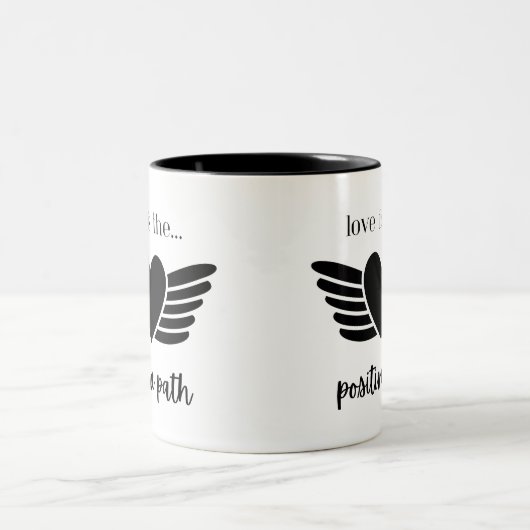 LIEBE IST DIE POSITIVE PFAD-TASSE ZWEIFARBIGE TASSE (Mittel)