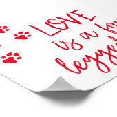 Liebe ist ein vierbeiniges Wort - Niedliches Dog Z Poster (Ecke)