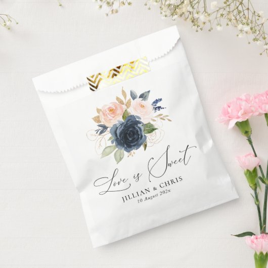 Liebe ist eine Hochzeit mit Süßwasser und Blütenbl Geschenktütchen (Versiegelt)