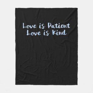 Liebe ist geduldig Liebe ist gütig Blaue Minimal Ä Fleecedecke