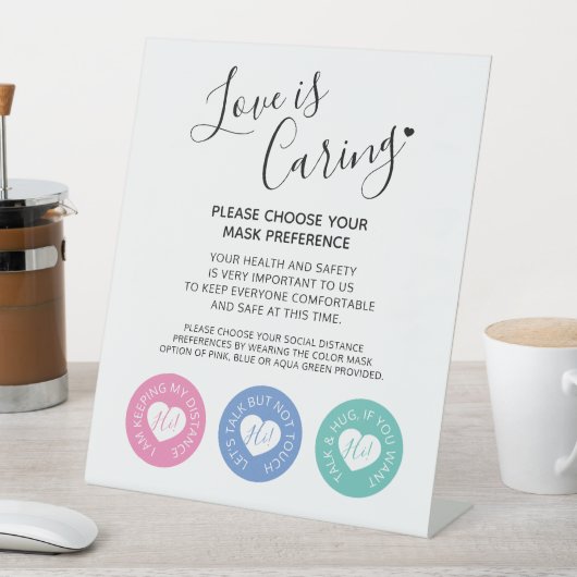 Liebe ist gekümmert Maske mit Hochzeitsanleitung Sockelschild (In Situ)