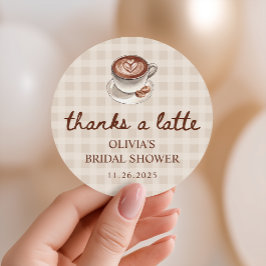 Liebe ist im Anflug Gingham Kaffee Brautschauer Ge Runder Aufkleber