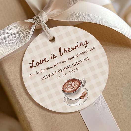 Liebe ist im Anflug Gingham-Kaffee-Hochzeitsdusche Geschenkanhänger