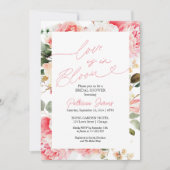 Liebe ist im blühenden Brautparty Blütenblüte Einladung (Vorderseite)