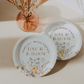 Liebe ist im blühenden Brautparty der modernen Wil Pappteller