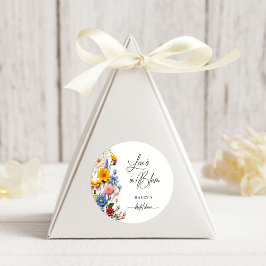 Liebe ist im blühenden Frühling Blumenkohl Brautpa Runder Aufkleber