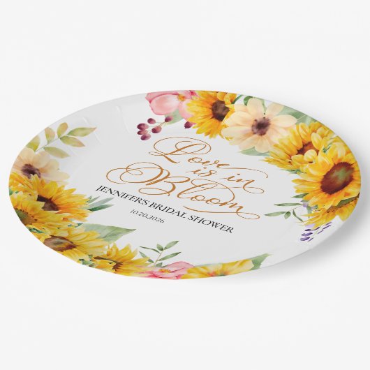 Liebe ist im Blut | Sonnenblumen-Brautparty Pappteller (Schrägansicht)