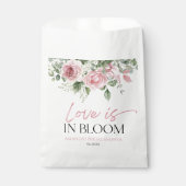 Liebe ist im blutrosa Rosenblütenblüten Brautparty Geschenktütchen (Vorderseite)