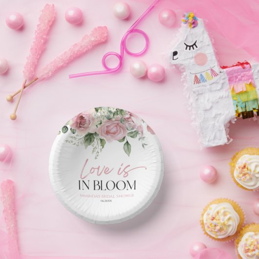 Liebe ist im blutrosa Rosenblütenblüten Brautparty Pappteller (Party)