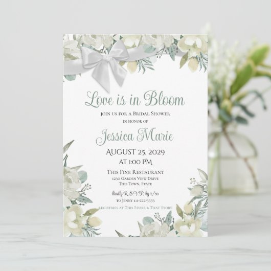 Liebe ist im Brautparty Bloom Einladung (Stehend Vorderseite)
