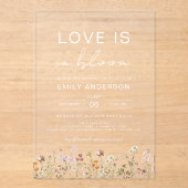 Liebe ist im Brautparty Bloom Wildblume Acryleinladungen (Vorderseite)