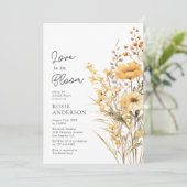 Liebe ist im Brautparty Bloom Wildblume Einladung (Stehend Vorderseite)