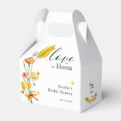 Liebe ist im Brautparty der Bloom Spring Wildblume Geschenkschachtel (Vorderseite)