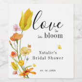 Liebe ist im Brautparty der Bloom Spring Wildblume Weinetikett (Einzelnes Label)