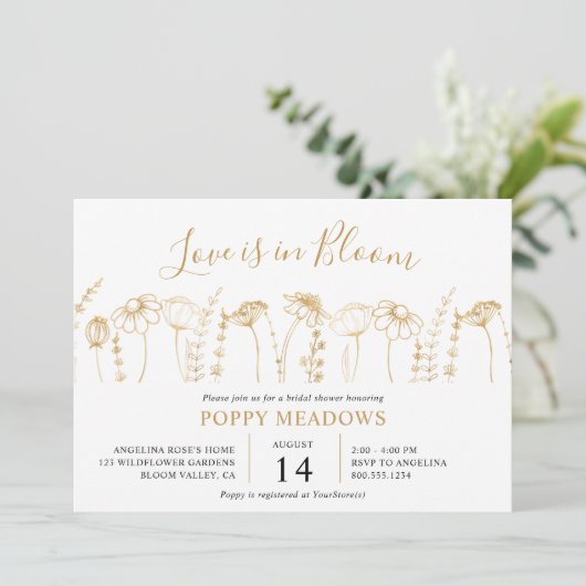Liebe ist in Bloom Gold Wildblume Brautparty Einladung (Stehend Vorderseite)