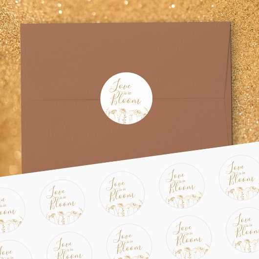 Liebe ist in Bloom Gold Wildblume Sketch Runder Aufkleber