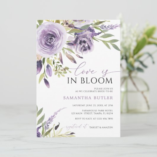 Liebe ist in Bloom Lila Rose Blumenkohl Brautparty Einladung (Stehend Vorderseite)