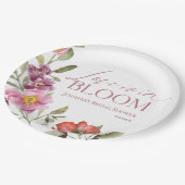 Liebe ist in Bloom | Rosey Spring Brautparty Pappteller (Schrägansicht)