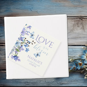 Liebe ist in blühenden Wildblume Blumenkohl Brautp Geschenkanhänger