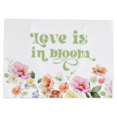 Liebe ist in blühenden Wildblume Brautparty Große Geschenktüte (Rückseite)