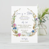 Liebe ist in blühenden Wildblumen Brautparty Einladung (Stehend Vorderseite)
