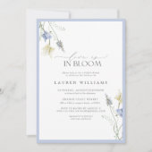 Liebe ist in blutblauer Wildblume Brautparty Einladung (Vorderseite)