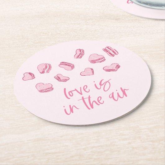 Liebe ist in den rosa Herzen Runder Pappuntersetzer (Angewinkelt)