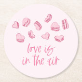 Liebe ist in den rosa Herzen Runder Pappuntersetzer (Vorderseite)