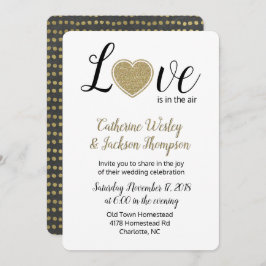 Liebe ist in der Einladung zur Hochzeit der Luft