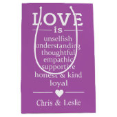 Liebe ist ... individuelle Name und Farbe Medium G Mittlere Geschenktüte (Vorderseite)