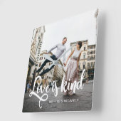 Liebe ist Kind-Foto mit Namen Quadratische Wanduhr (Winkel)