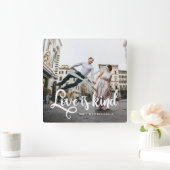 Liebe ist Kind-Foto mit Namen Quadratische Wanduhr (Zuhause)