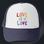 LIEBE IST LIEBE Farbenfrohe Regenbogenforelle Truckerkappe<br><div class="desc">Karo in meinem Shop für mehr Pronen, alberne Witze, Wandern, Camping, Vanilleblüten, Vögel und vieles mehr! Dieses Design finden Sie auch auf Shirts, Aufklebern, Tasse und Tasten. Besuchen Sie unbedingt auch meinen Shop für weitere Designs. Oder wenn Sie etwas Angewohntes möchten, lass mir bitte Bescheid. Wenn Sie etwas von meinem...</div>