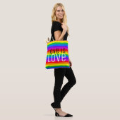 Liebe ist Liebe, Regenbogen Tasche (Am Model)